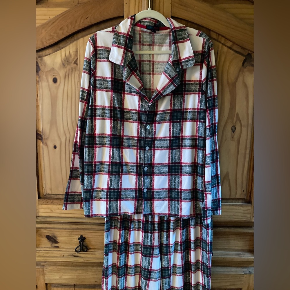 Men’s Derek Heart green red white plaid 2 piece button front pajamas size L